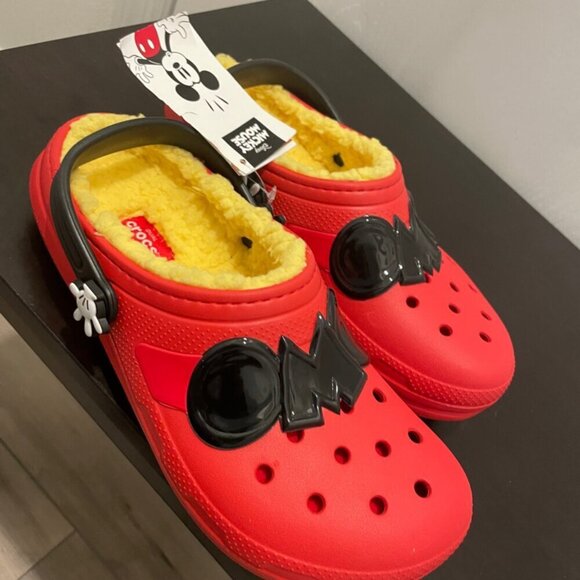 CROCS CLOG DISNEY MICKEY MOUSE SZ 5J RED YELLOW FUZZY LINED KAWAII ICONIC MICKEY - Picture 14 of 16